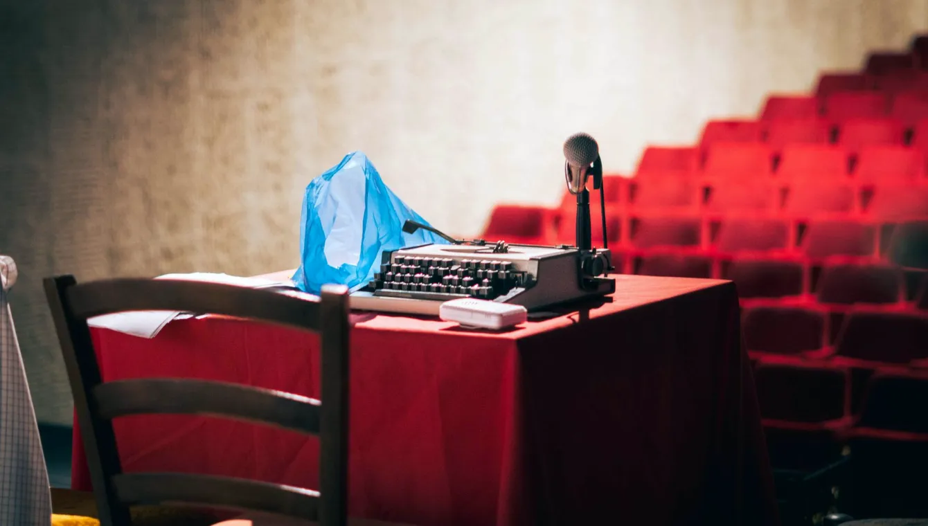 Tre faste kameraer eller to med skift: hvad passer til en debat?